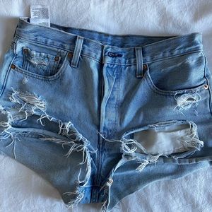 Levi’s vintage ripped denim shorts sz 28